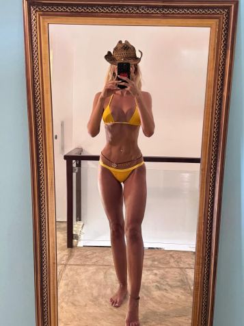 • Instagram/Yasmin Brunet