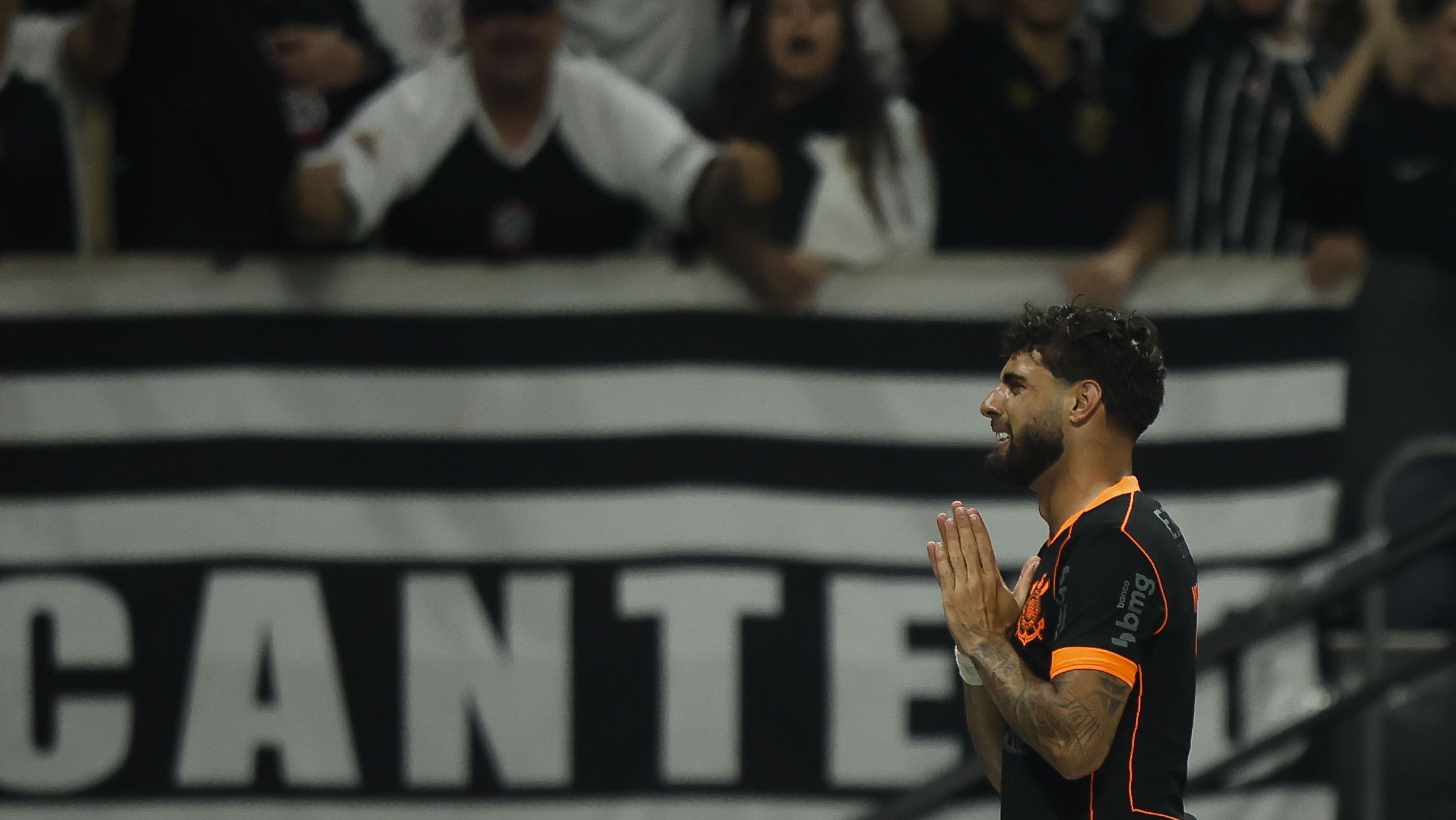 Yuri Alberto emocionado após marcar gol pelo Corinthians contra o Flamengo