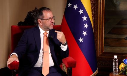 Venezuela nega buscar conflito militar com EUA em meio a tensões no Caribe