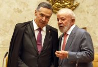 Lula e Barroso jantam no Alvorada e discutem sucessão no STF