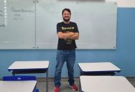 Dia dos Professores: paixão por rock dita as regras em sala de aula
