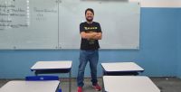 Dia dos Professores: paixão por rock dita as regras em sala de aula
