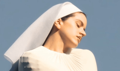 Rosalía amplia fronteiras musicais e canta em 13 idiomas no álbum "Lux"