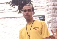 Ex-membro do Red Hot Chili Peppers cria vaquinha online para evitar despejo