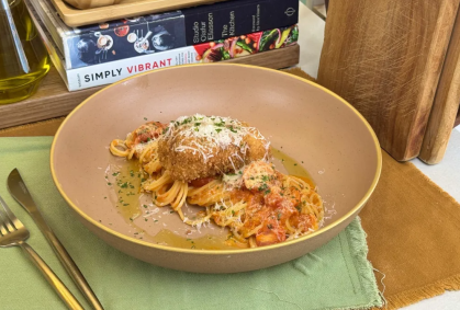 Receita: veja como fazer bacalhau à milanesa com espaguete all’arrabbiata
