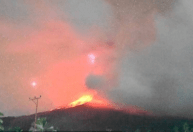 Vulcão entra em erupção na Indonésia e lança fumaça a 10 km de altura
