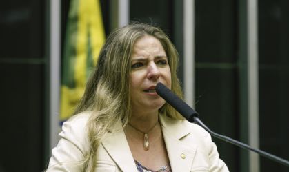 Deputada do PT segue detida em Israel; assessoria quer liberação "imediata"