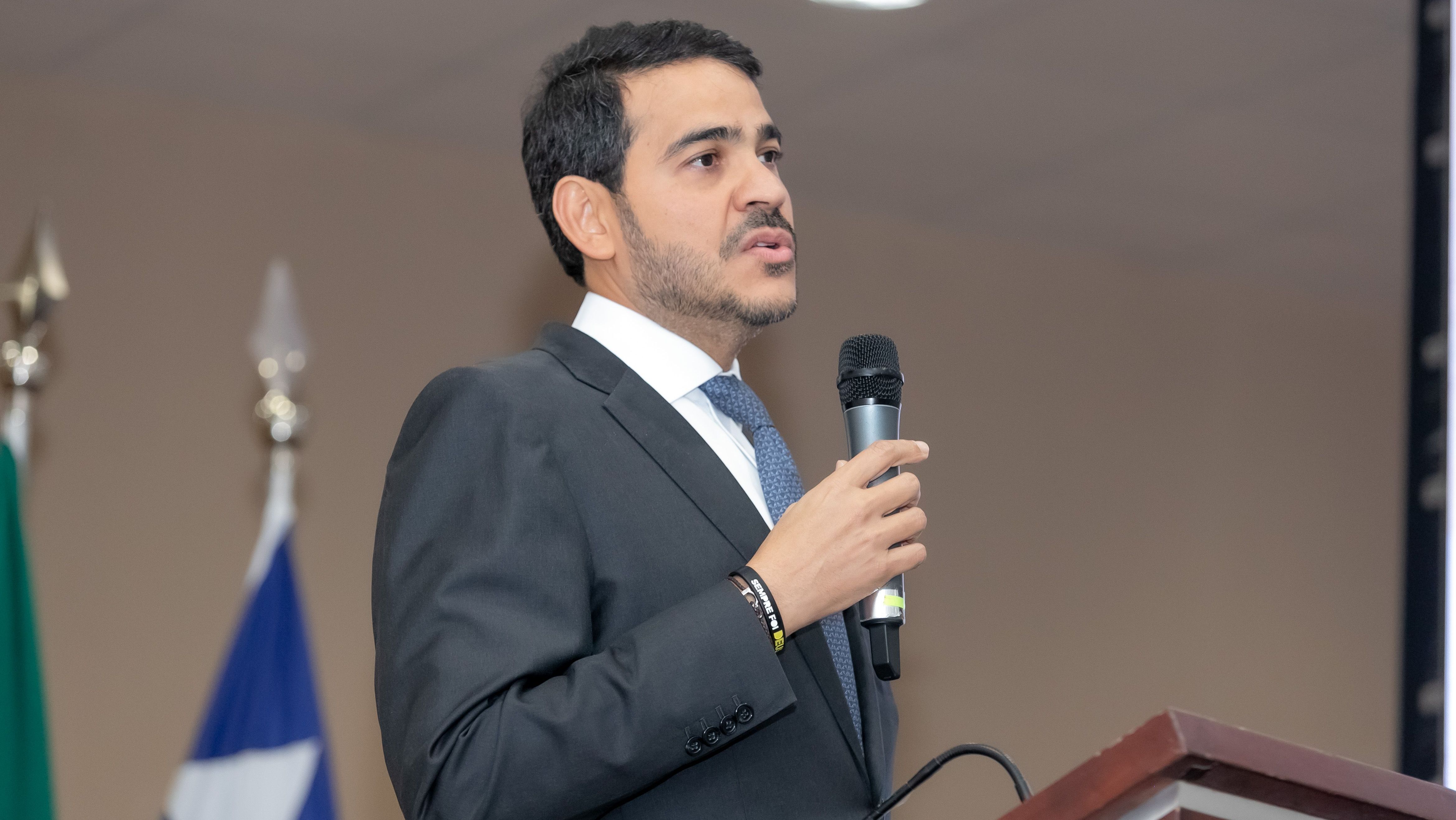 Imagem de destaque do post: Relator pede e CCJ do Senado muda sabatina de Messias para 28 de abril