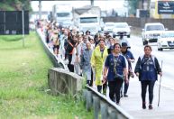 "Passarelão" de 134 km será construído na Via Dutra para romeiros