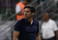 Abel cita Palmeiras e São Paulo, critica arbitragem e lamenta derrota
