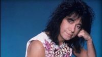 Morre Ace Frehley, ex-guitarrista do Kiss, aos 74 anos, diz site