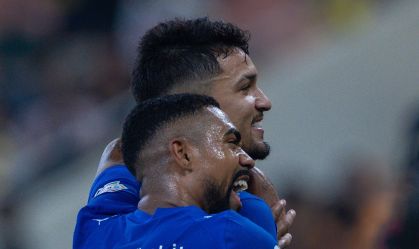 Al-Hilal vence clássico contra Al-Ittihad com gol de brasileiro; veja gols
