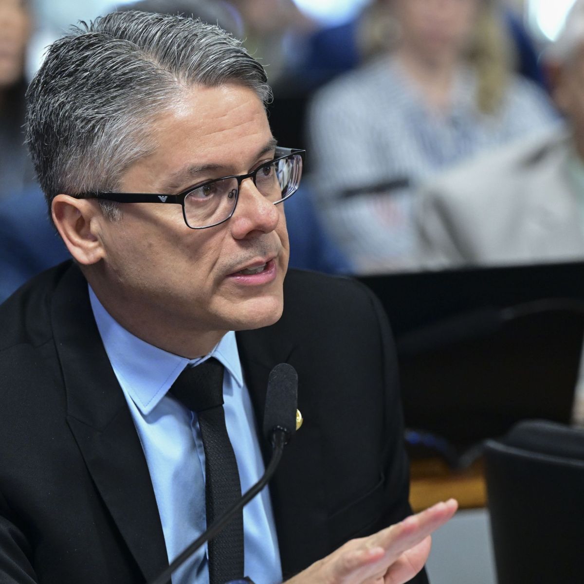 Relator protocola pedido para prorrogar CPI do Crime com 28 assinaturas