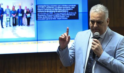 “Só falta urinar na mesa”, diz relator sobre depoentes com habeas corpus