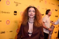 Alice Carvalho se surpreende com repercussão de "O Agente Secreto"