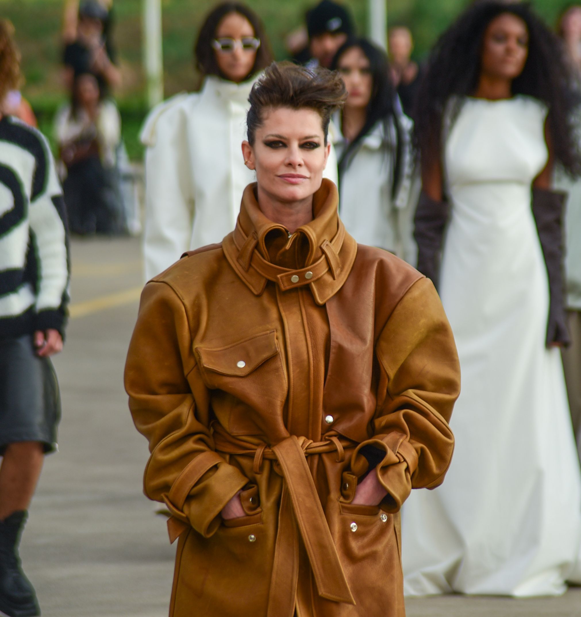 Alinne Moraes no desfile da FORCA durante o SPFW N60 • Edu Araujo/Agnews