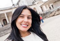 Ana Castela visita santuários em Portugal antes de shows pela Europa