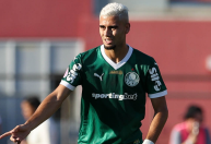 Andreas Pereira se pronuncia sobre lance polêmico em clássico Choque-Rei