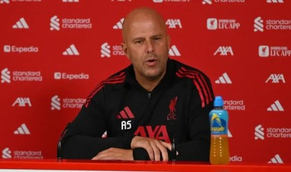 Técnico do Liverpool se pronuncia em meio à crise: "Continuaremos lutando"