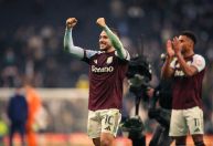 Aston Villa vence o Tottenham fora de casa e sobe na tabela