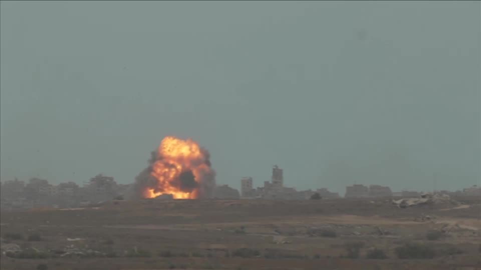 Ataques em Gaza após Israel e Hamas concordarem com primeira fase do plano para Gaza