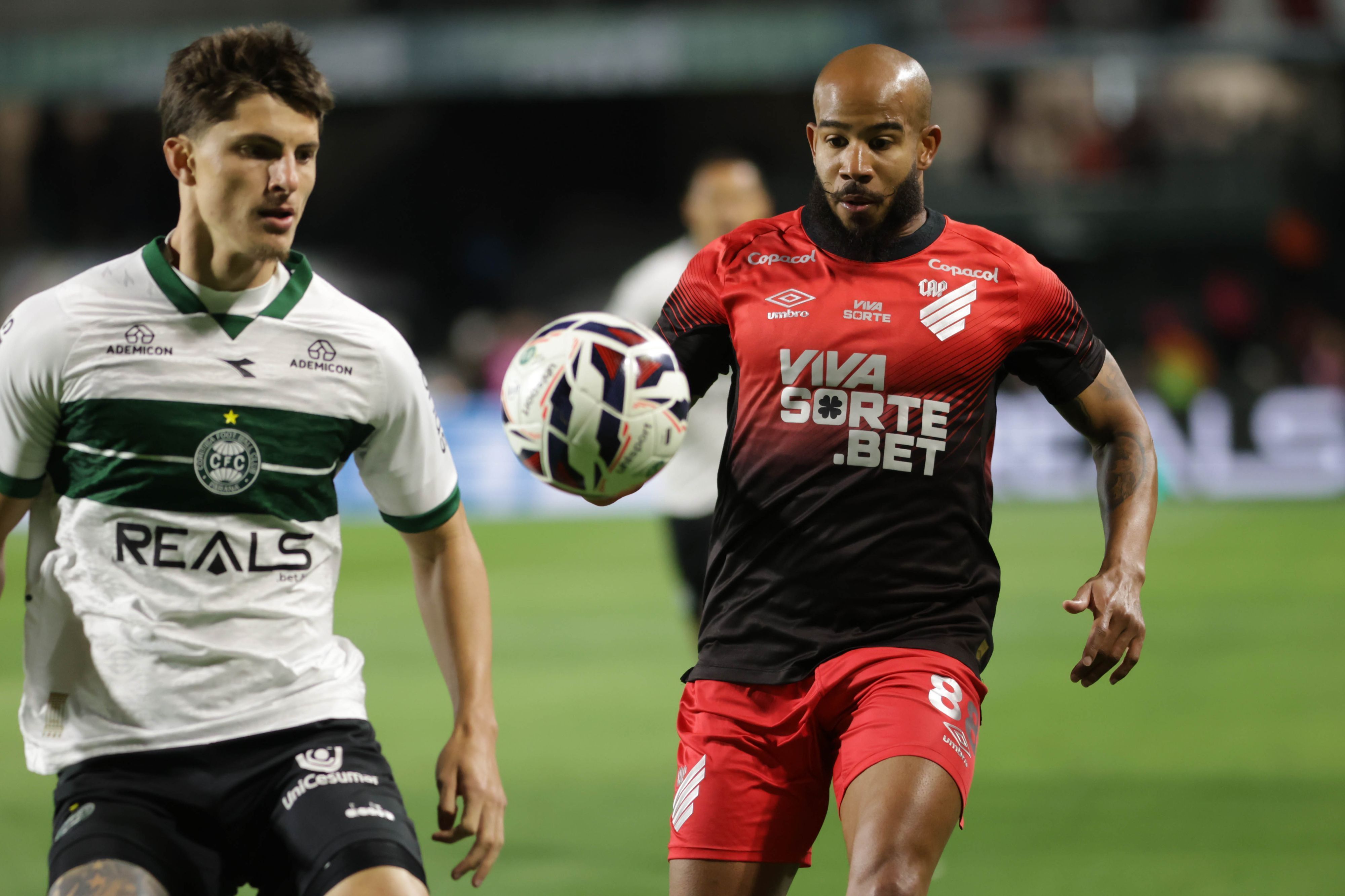 Coritiba e Athletico-PR se enfrentaram pela Série B