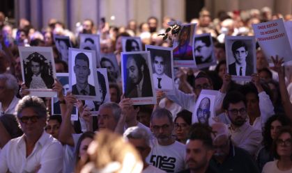 Ato em homenagem a Vladimir Herzog lota Catedral da Sé em SP