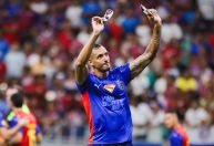 Bahia atropela o Grêmio e segue firme na luta pelo G6 do Brasileirão