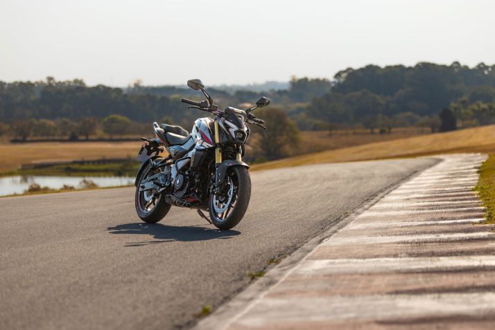 Nova Bajaj Dominar NS400Z • Bajaj/Divulgação