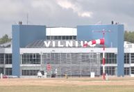 Balões com cigarros contrabandeados fecham aeroporto na Lituânia