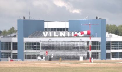 Balões com cigarros contrabandeados fecham aeroporto na Lituânia