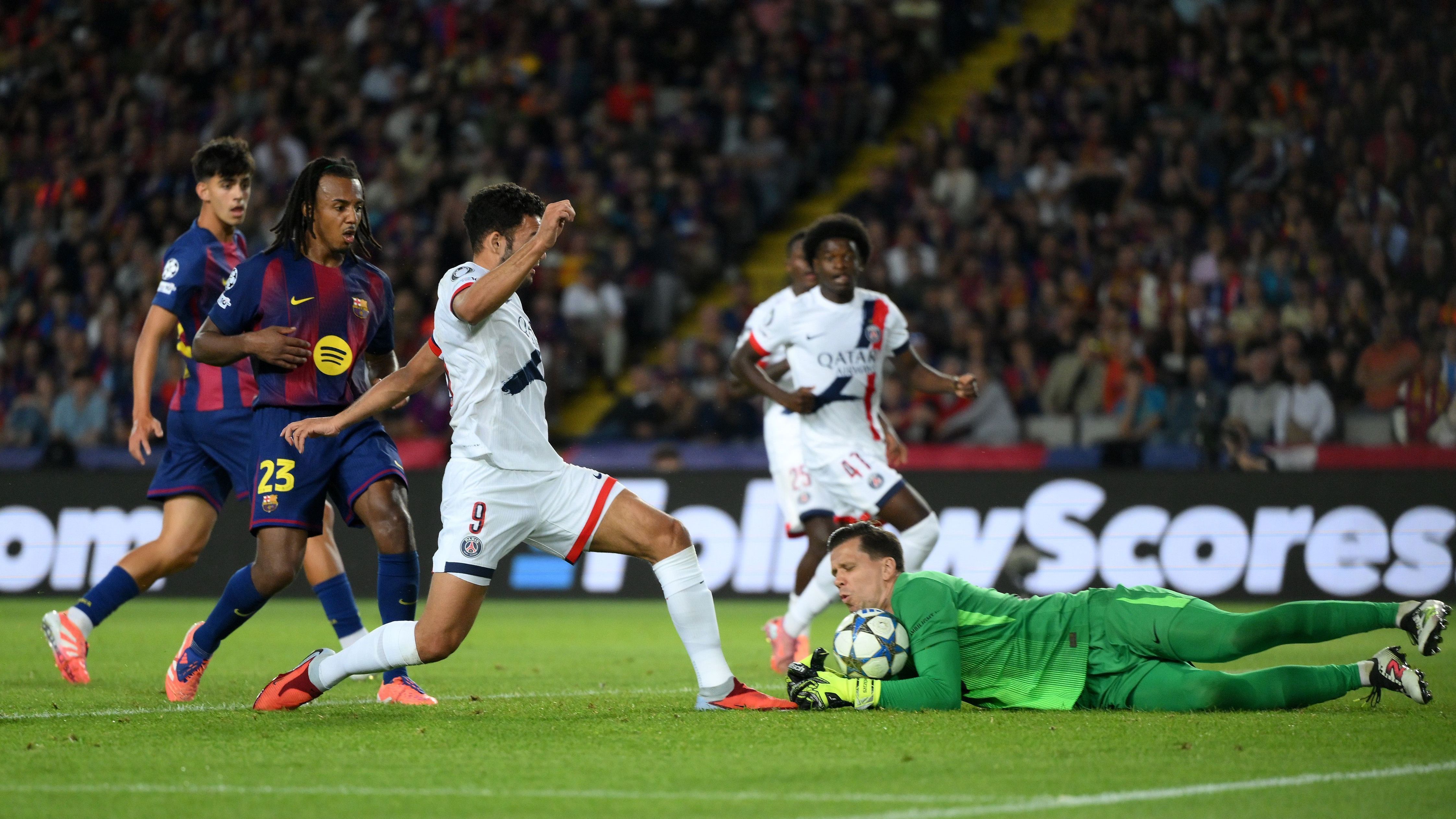 Barcelona é derrotado com gol nos acréscimos