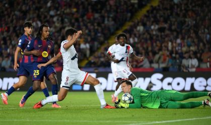 PSG vira nos acréscimos e derrota Barcelona na Champions League
