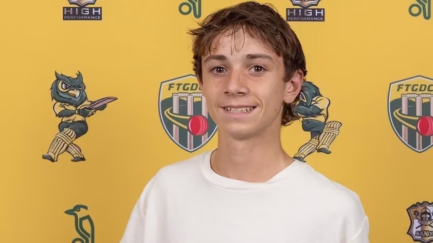 Ben Austin, de 17 anos, morre após ser atingido por uma bola durante treino