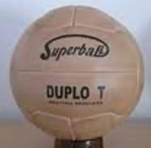 Nome da bola: Duplo T. Edição: Copa de 1950 • Reprodução / Internet