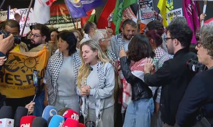 Brasileiros detidos em flotilha por Israel chegam ao Brasil