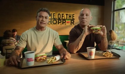 Popó e Wanderlei Silva selam união em propaganda que brinca com confusão