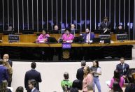 Câmara aprova "licença menstrual" em pacote de projetos da pauta feminina