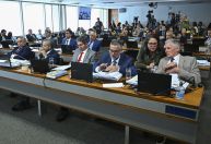 Base aliada do governo contorna oposição e dita rumos da CPMI do INSS