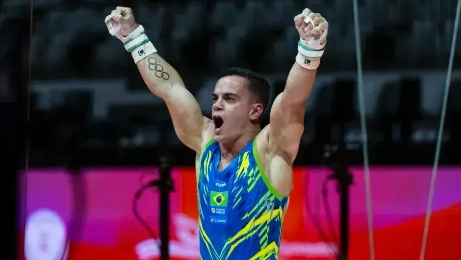 Caio Souza na final das argolas no Mundial de Ginástica Artística