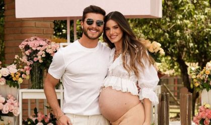 Camila Queiroz desmente que filha se chamará "Angel"; entenda