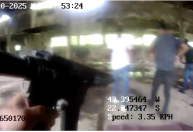 Câmeras corporais flagram prisão de milicianos em operação da PM no RJ