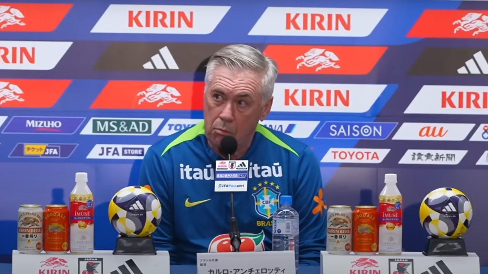 Ancelotti em entrevista coletiva nesta segunda-feira (13)