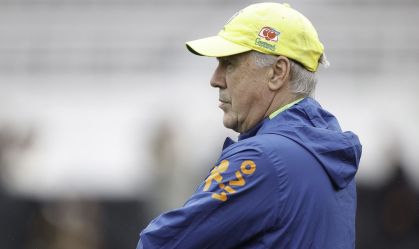 Brasil: Ancelotti faz mudanças, mas deve "repetir" esquema tático