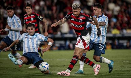 Carrascal decide, e Flamengo vence Racing no Maracanã pela Libertadores