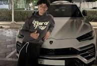 Filho de Cristiano Ronaldo ganha carro avaliado em R$ 1,6 milhão