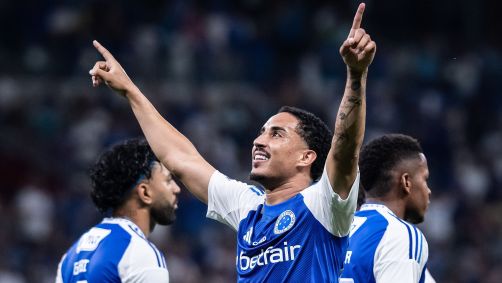 Christian comemora gol do Cruzeiro contra o Fortaleza