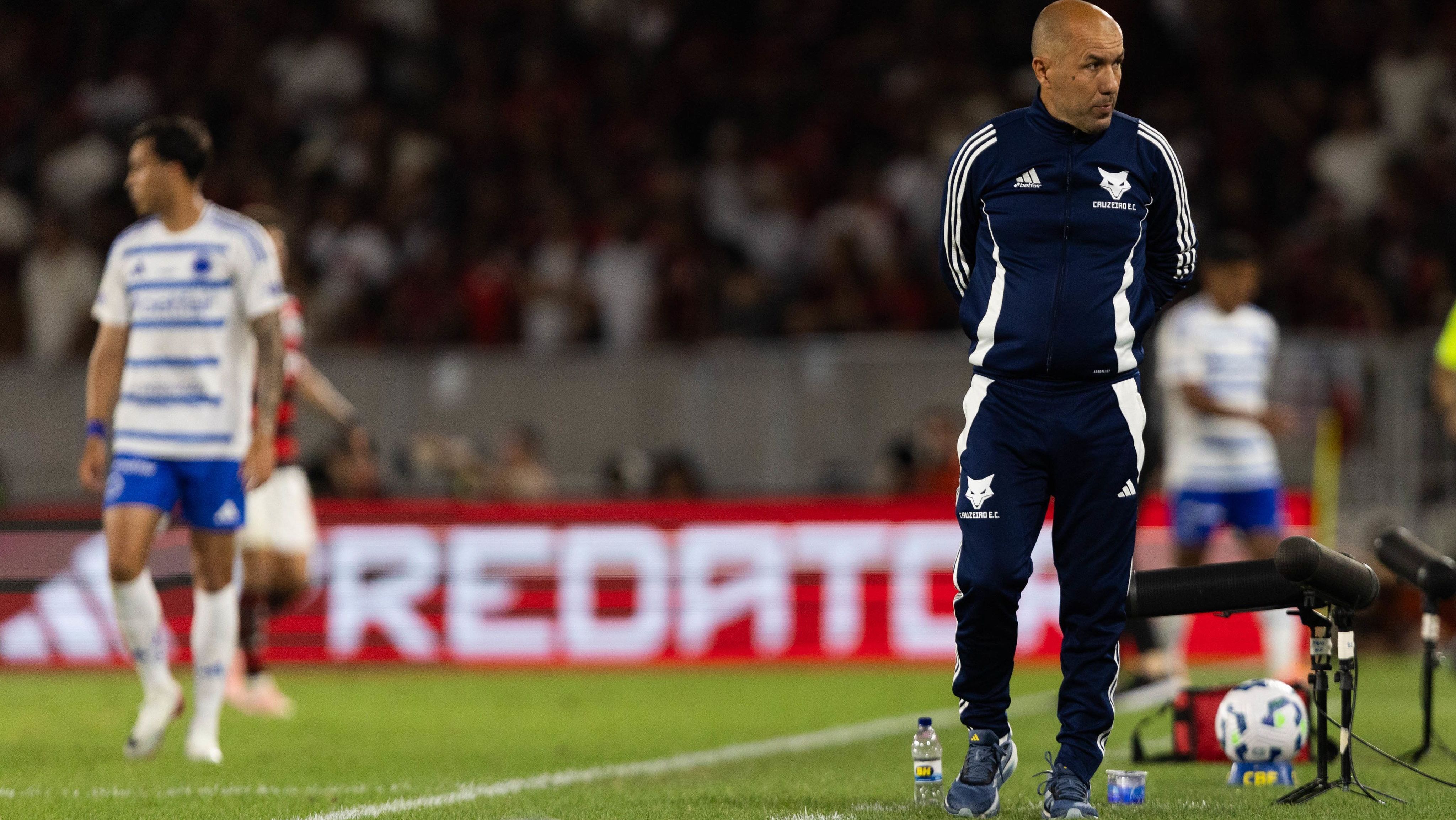 Leonardo Jardim durante partida