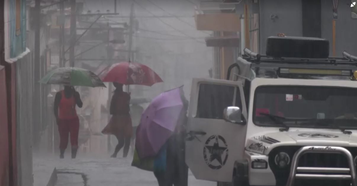 Cuba tem fortes chuvas à espera de furacão Melissa