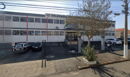 Homem invade clínica, provoca incêndio e mata pessoas no interior de SP